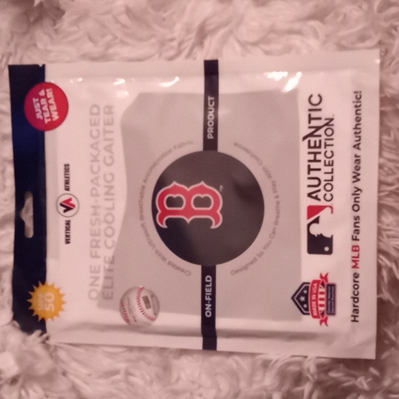 VERTICAL ATHLETICS ELITE COOLING GAITER BOSTON RED SOX BRAND NEW - Picture 1 of 3